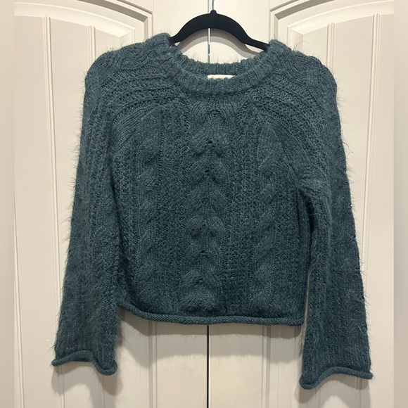 Universal Thread Sweaters - Green sweater
